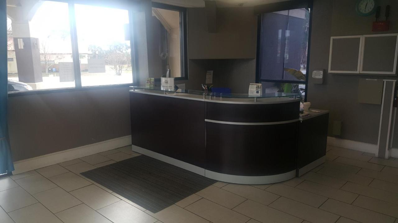 Regency Inn & Suites بينساكولا المظهر الخارجي الصورة