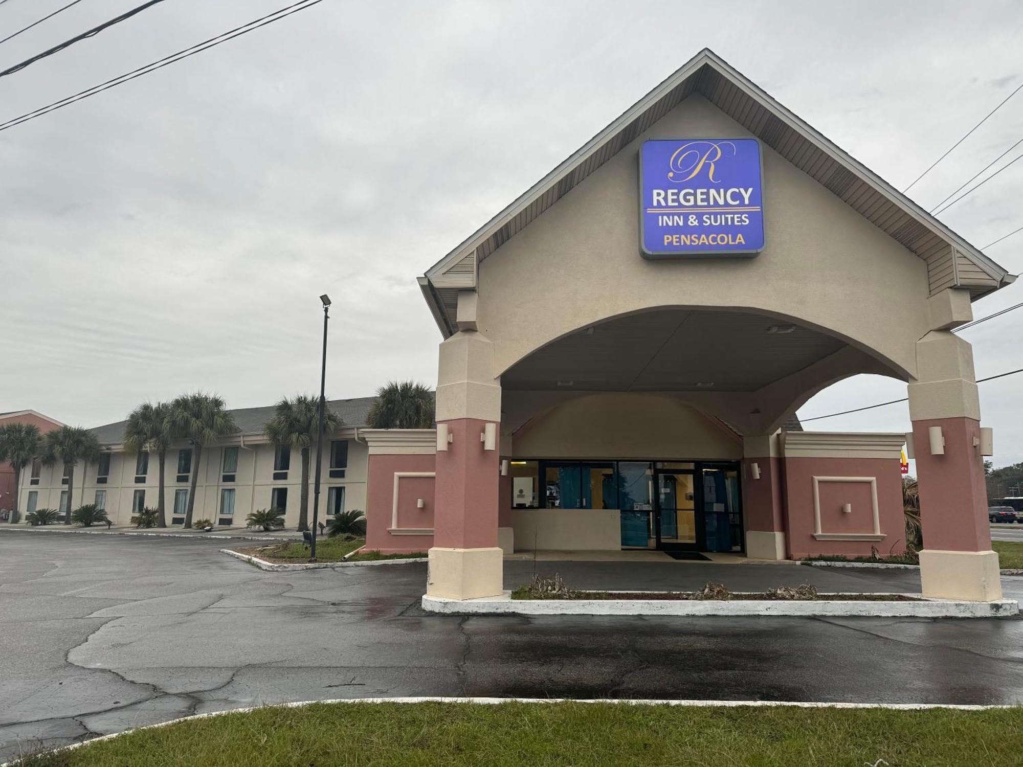 Regency Inn & Suites بينساكولا المظهر الخارجي الصورة