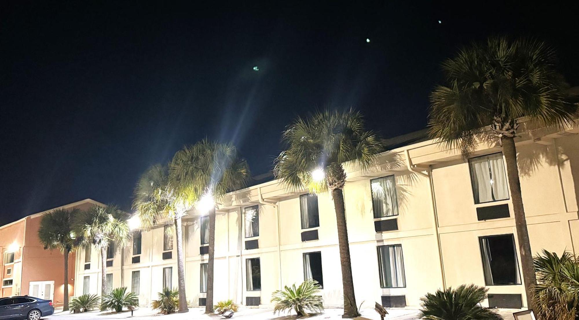 Regency Inn & Suites بينساكولا المظهر الخارجي الصورة
